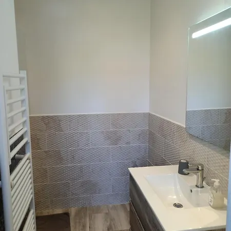 Des Roses : Maison 3 Au Calme, 7 Pers, Wifi Hébergement de vacances *